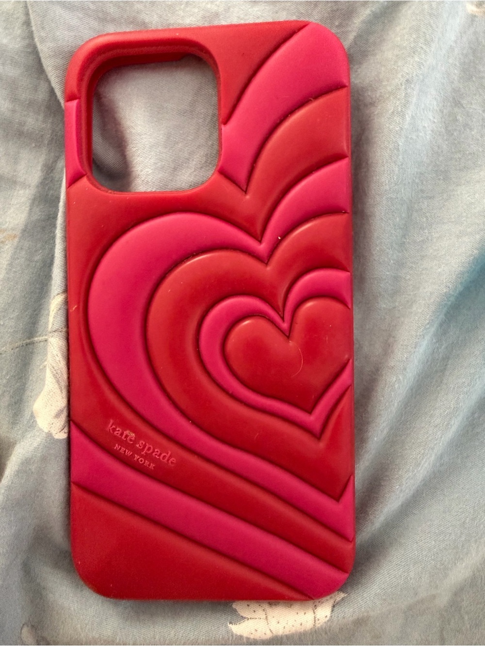 kate spade Two-Tone Red and Pink Heart Silicone Phone Case